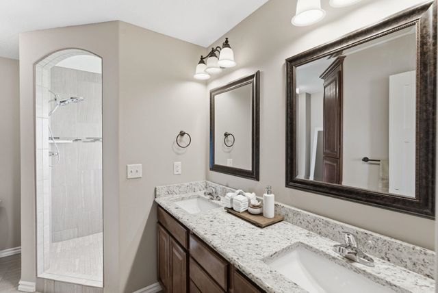 12612 E Cherry Creek St, Wichita, KS 67207