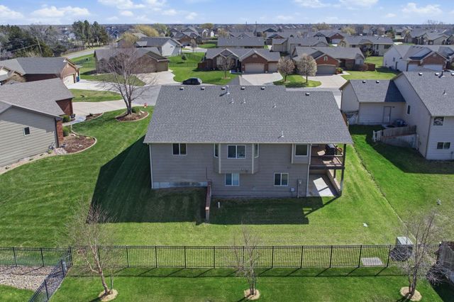 12612 E Cherry Creek St, Wichita, KS 67207