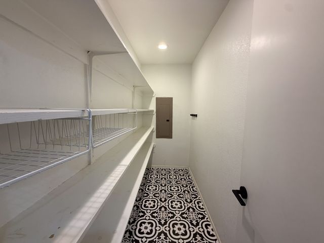 616 E Avenue E, Midlothian, TX 76065