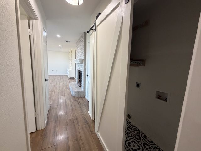 616 E Avenue E, Midlothian, TX 76065