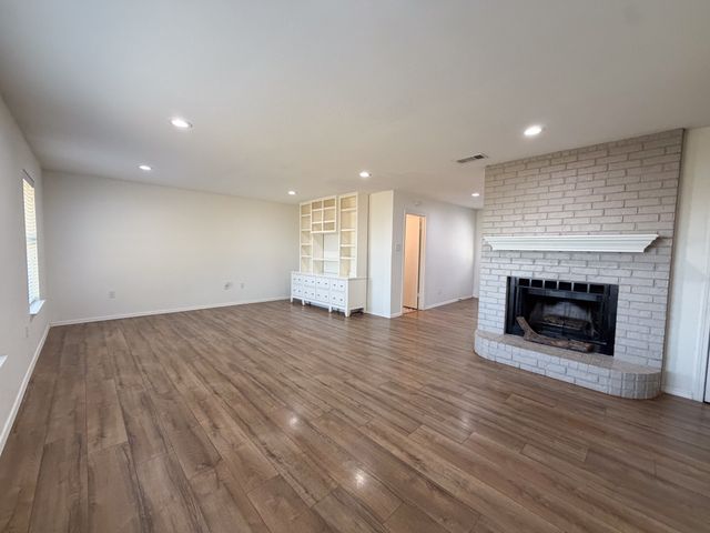 616 E Avenue E, Midlothian, TX 76065