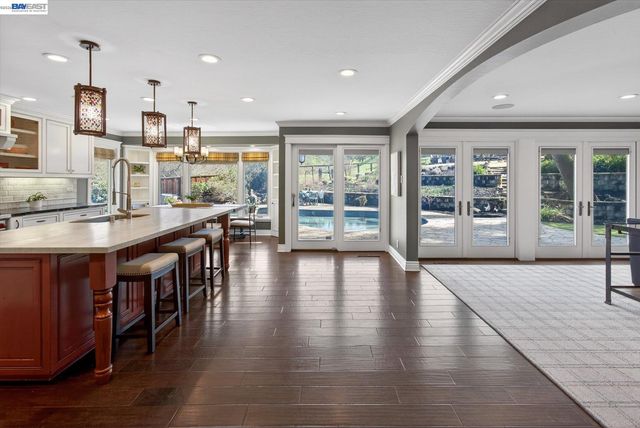 1923 Whitecliff Way, Walnut Creek, CA 94596