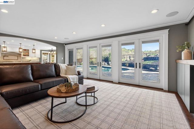 1923 Whitecliff Way, Walnut Creek, CA 94596