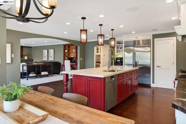 1923 Whitecliff Way, Walnut Creek, CA 94596