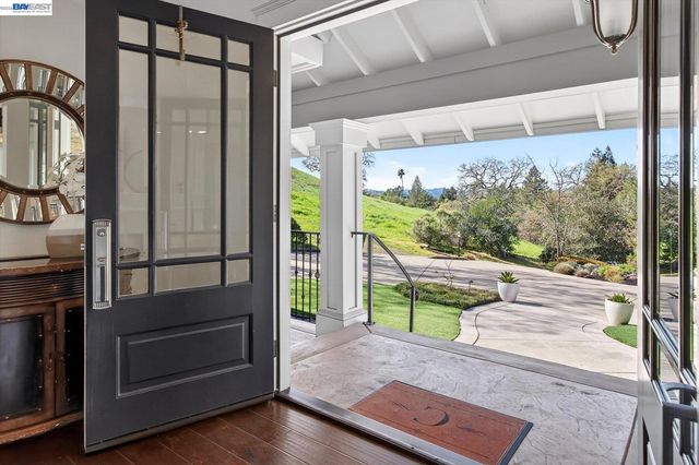 1923 Whitecliff Way, Walnut Creek, CA 94596