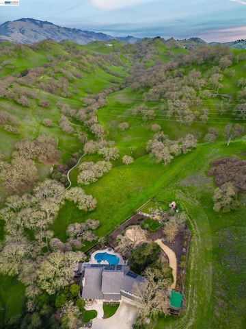 1923 Whitecliff Way, Walnut Creek, CA 94596