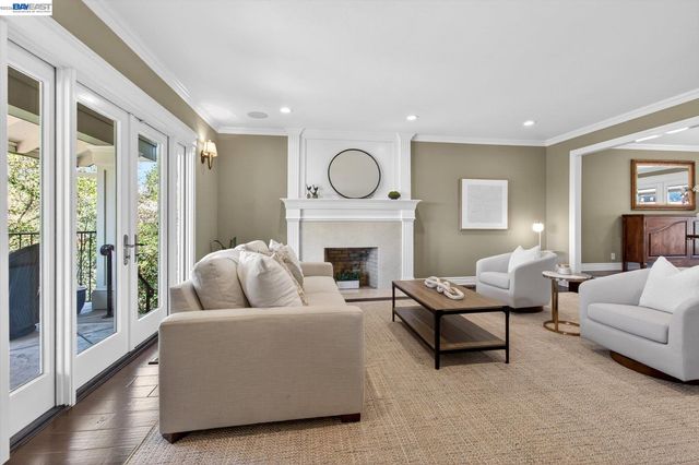 1923 Whitecliff Way, Walnut Creek, CA 94596