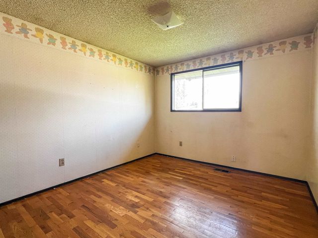 6005 N Oxford Dr, Spokane, WA 99208