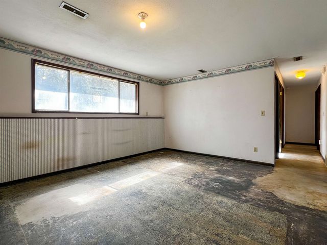 6005 N Oxford Dr, Spokane, WA 99208