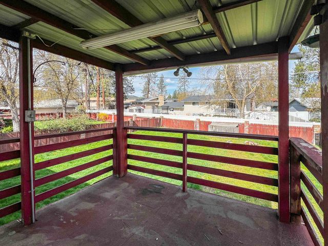 6005 N Oxford Dr, Spokane, WA 99208