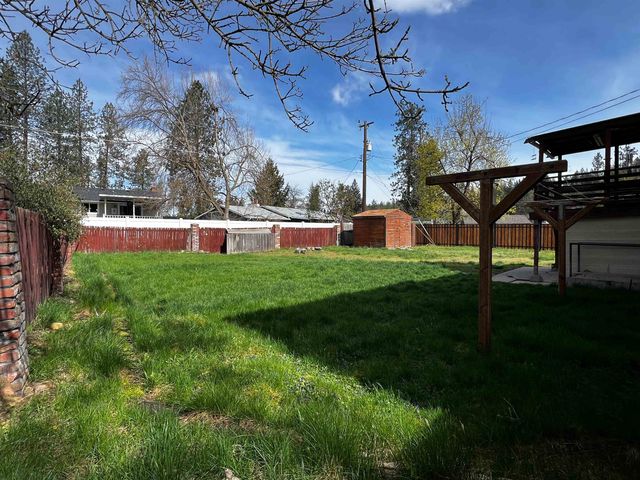 6005 N Oxford Dr, Spokane, WA 99208