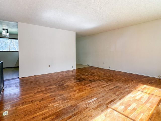 6005 N Oxford Dr, Spokane, WA 99208