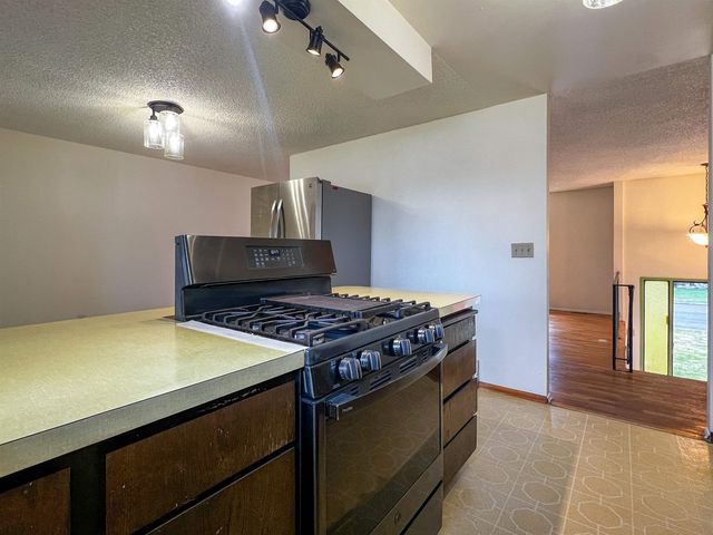 6005 N Oxford Dr, Spokane, WA 99208