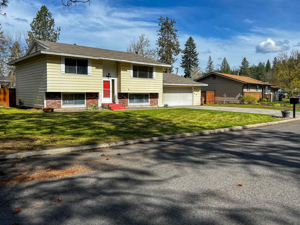 6005 N Oxford Dr, Spokane, WA 99208