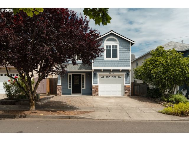7870 Se SPRINGWATER Dr, Portland, OR 97206