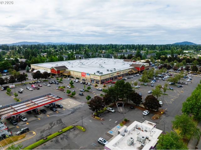 7870 Se SPRINGWATER Dr, Portland, OR 97206