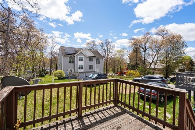 12 Hyannis Place, Worcester, MA 01604