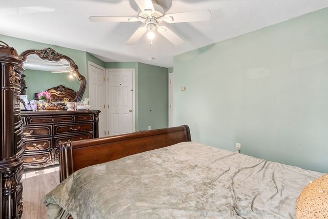 12 Hyannis Place, Worcester, MA 01604