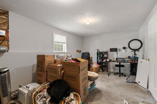 12 Hyannis Place, Worcester, MA 01604