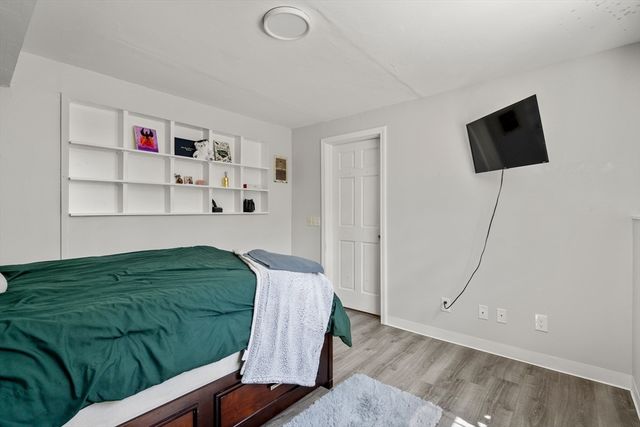 12 Hyannis Place, Worcester, MA 01604
