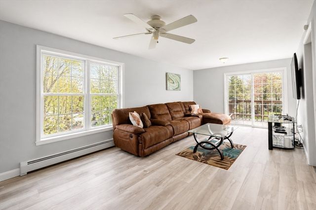 12 Hyannis Place, Worcester, MA 01604