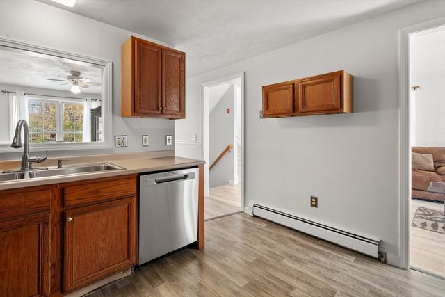 12 Hyannis Place, Worcester, MA 01604