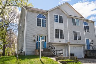 12 Hyannis Place, Worcester, MA 01604