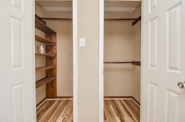 10211 Sugar Branch Drive 422, Houston, TX 77036