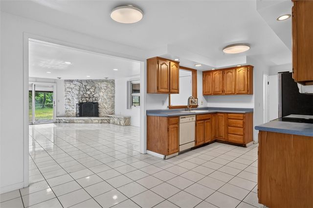 526 Sharon Drive, Greece, NY 14626