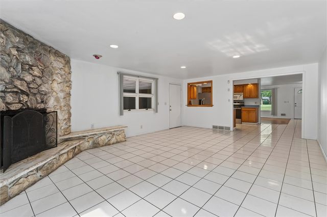526 Sharon Drive, Greece, NY 14626