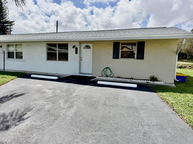 2821 Duke Lane, Delray Beach, FL 33445