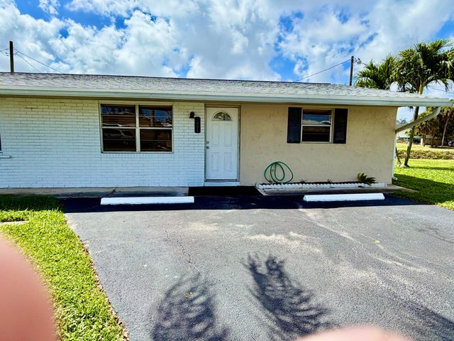 2821 Duke Lane, Delray Beach, FL 33445