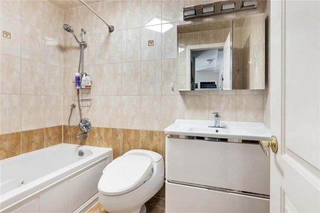 135 28th Avenue 2A, Brooklyn, NY 11214