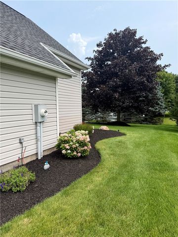 12 Shetland Circle, Chili, NY 14624