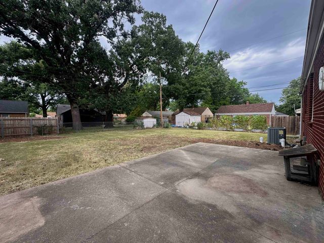 5116 E Larry Ln, Wichita, KS 67218