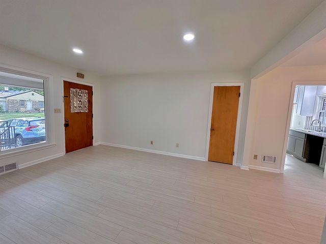 5116 E Larry Ln, Wichita, KS 67218