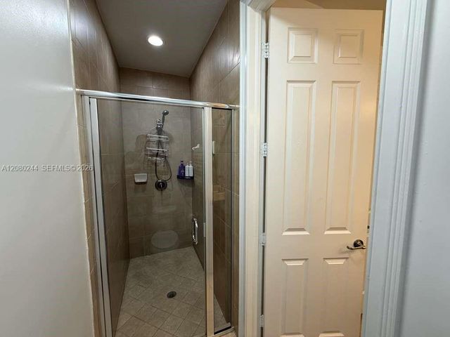 9907 NW 87th Terrace, Doral, FL 33178