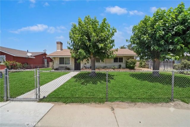 18234 Santa Ana, Bloomington, CA 92316