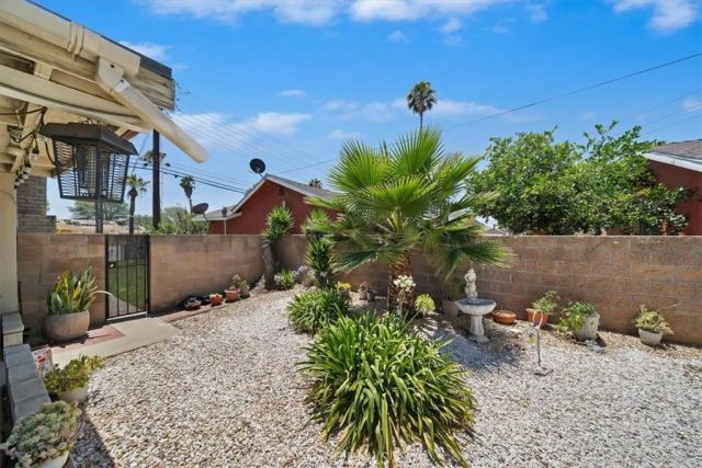 18234 Santa Ana, Bloomington, CA 92316