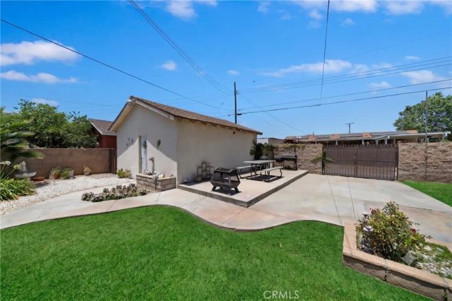 18234 Santa Ana, Bloomington, CA 92316