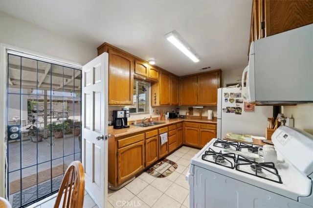 18234 Santa Ana, Bloomington, CA 92316