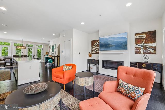 918 KING FARM BLVD, Rockville, MD 20850