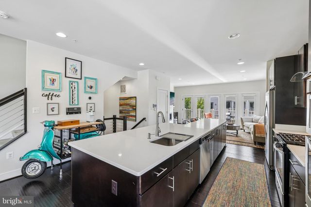 918 KING FARM BLVD, Rockville, MD 20850