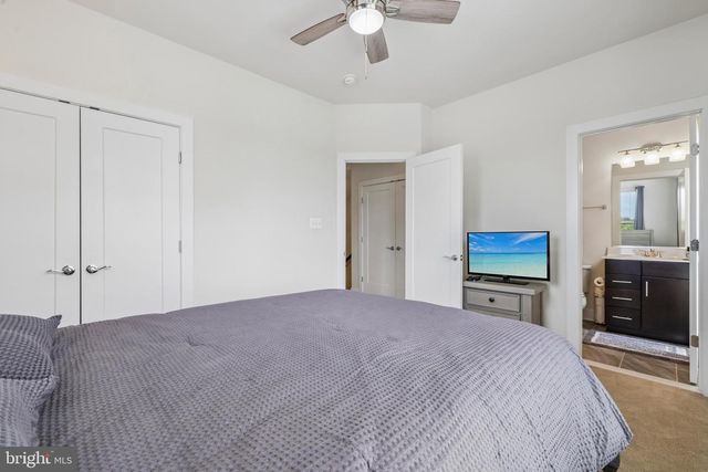 918 KING FARM BLVD, Rockville, MD 20850