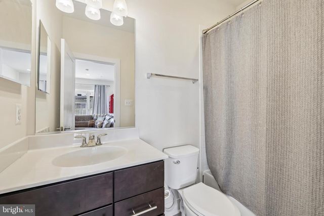 918 KING FARM BLVD, Rockville, MD 20850