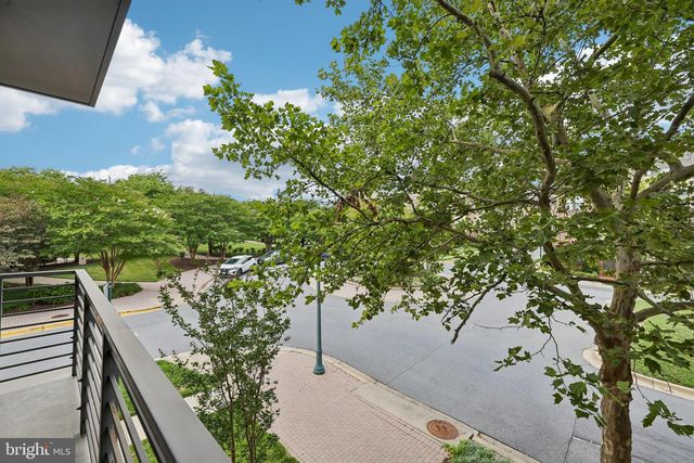 918 KING FARM BLVD, Rockville, MD 20850