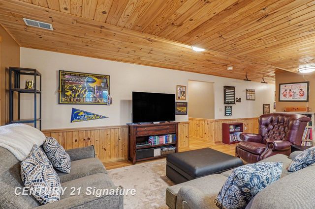 3826 Buzzell Road, Grout Twp, MI 48624