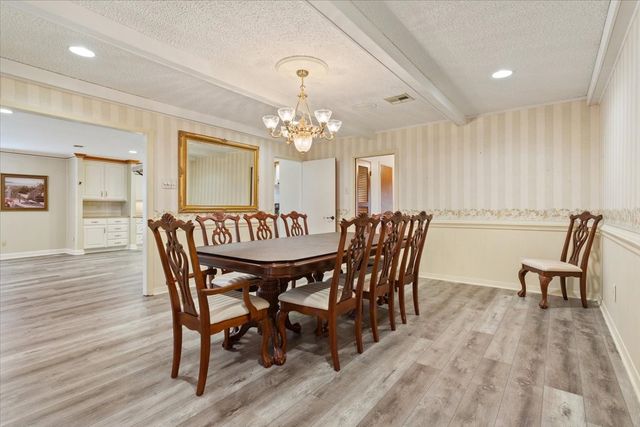 120 Wooded Crest Drive, Woodway, TX 76712