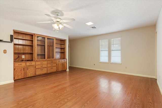 120 Wooded Crest Drive, Woodway, TX 76712