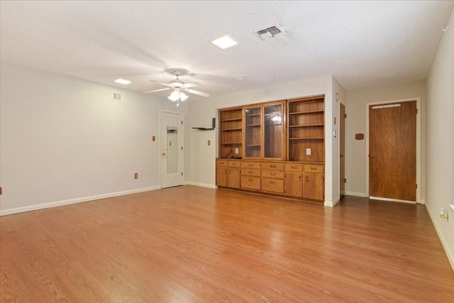 120 Wooded Crest Drive, Woodway, TX 76712